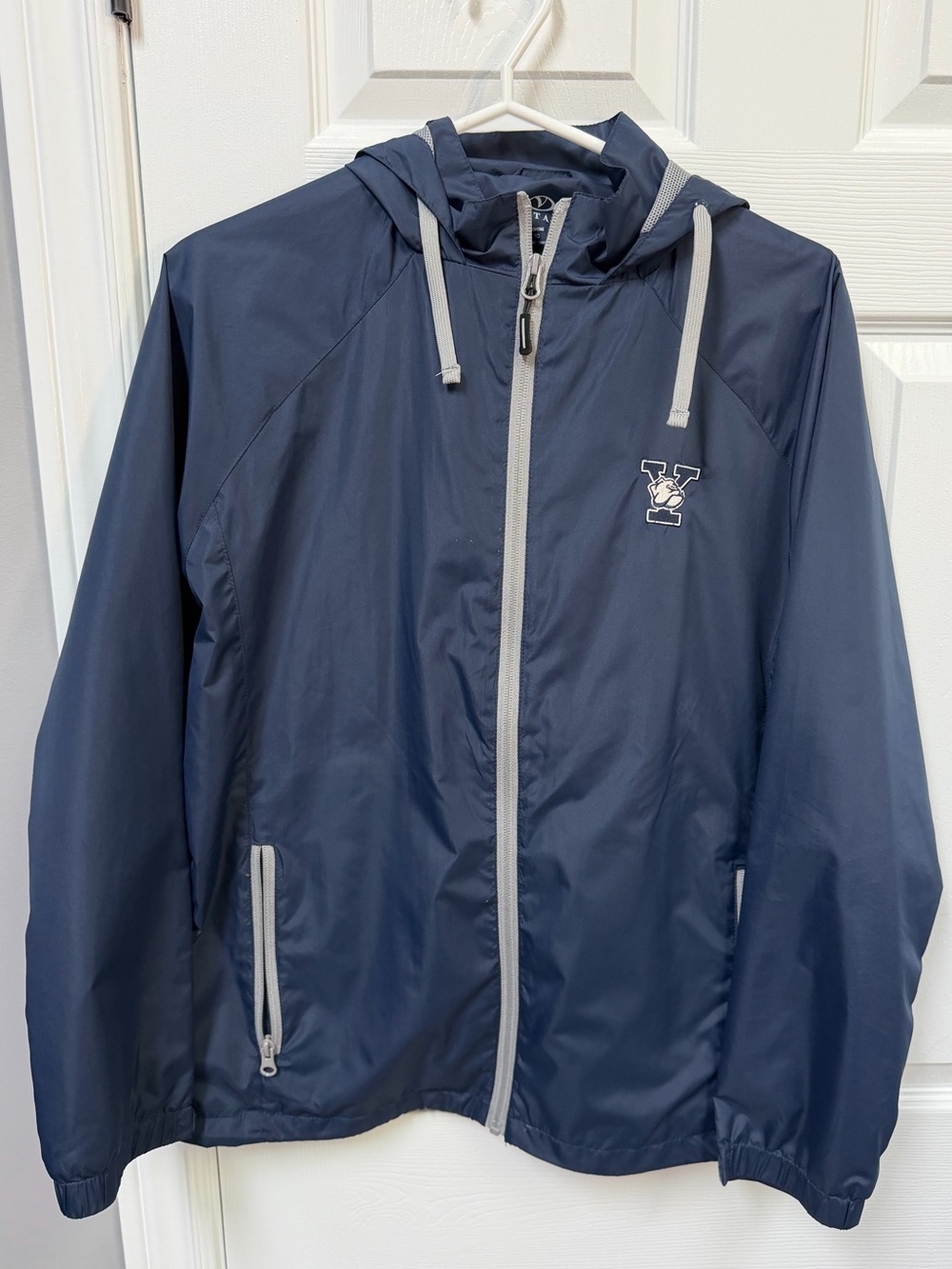 Yale Bulldogs Navy Blue Hooded Windbreaker Jacket (Vantage M)